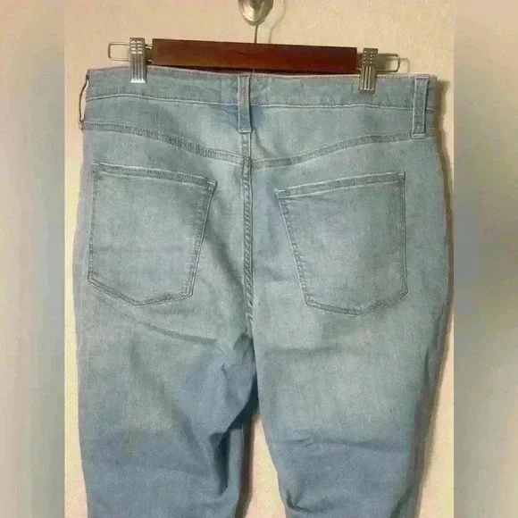 Universal Thread Women’s High Rise Skinny Light Wash 12/31 R - Picture 5 of 7